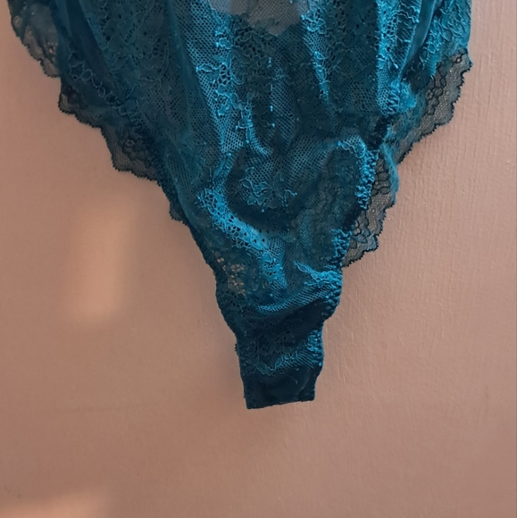 Victoria's Secret lingerie - Picture 2 of 9